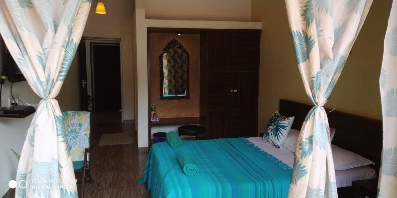 Hotel Bonanza Baga Exterior photo