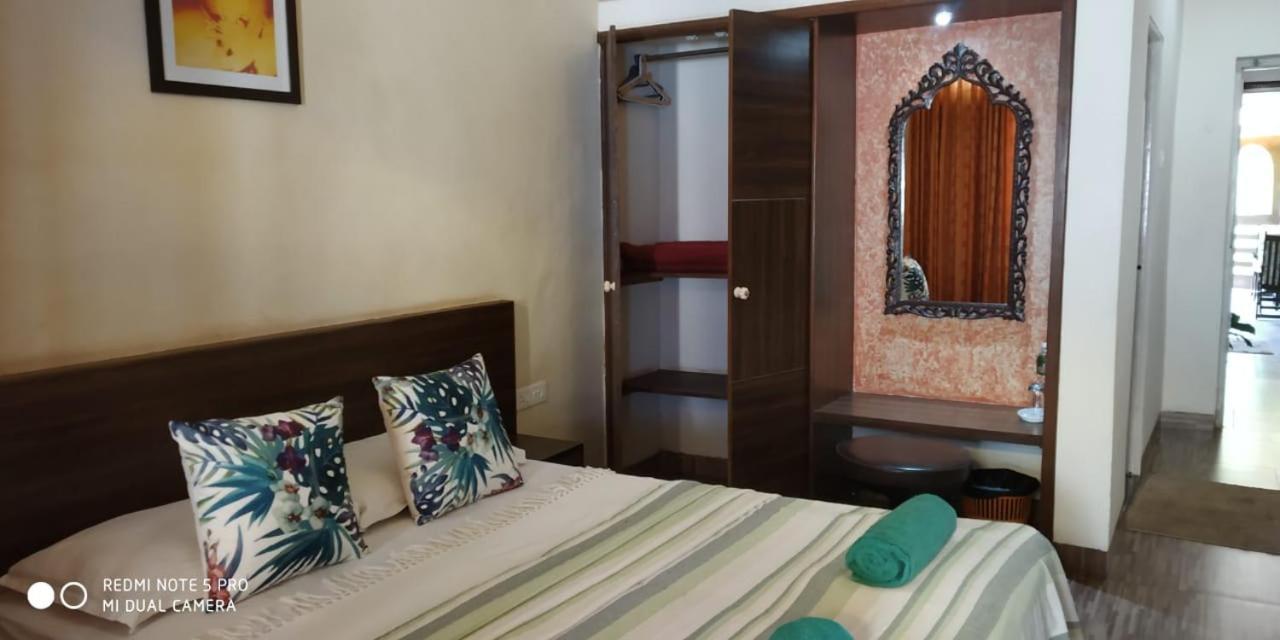 Hotel Bonanza Baga Exterior photo